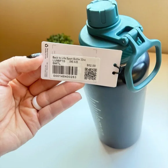 Lululemon Back to Life Sport Bottle Twist Cap 32 oz Water Bottle Green Lid NWT - Picture 7 of 7